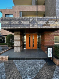 �G���g�����X -