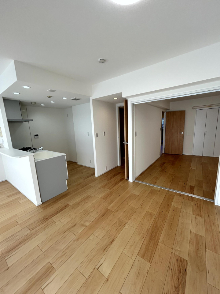 ���r���O -