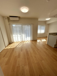 ���r���O -