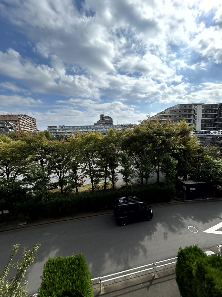 �Z�˂���̒��]�ʐ^ -