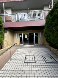 �G���g�����X -