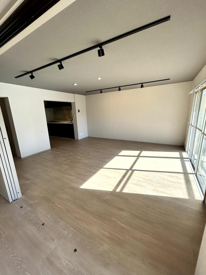 ���r���O -