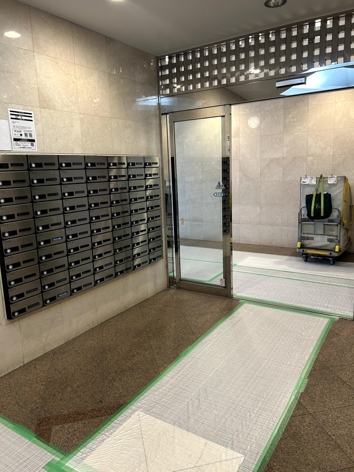 �G���g�����X -