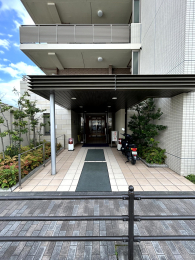 �G���g�����X -