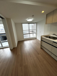 ���r���O -