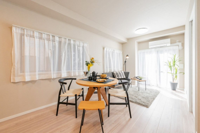 ���r���O -