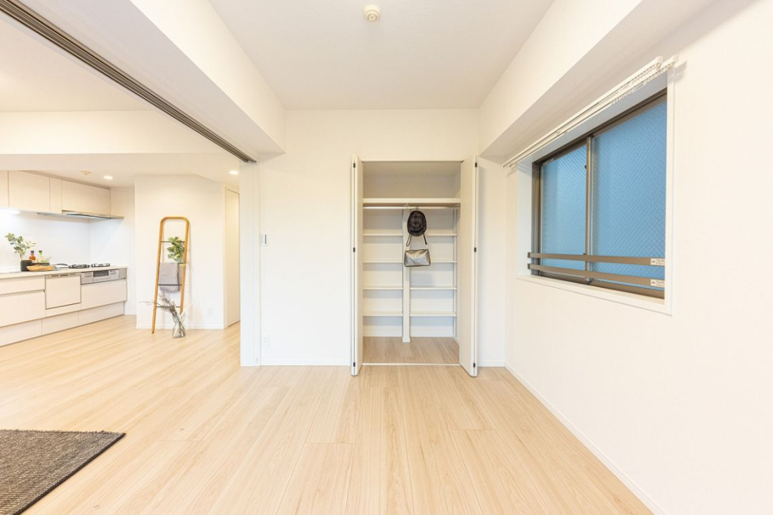 ���r���O -