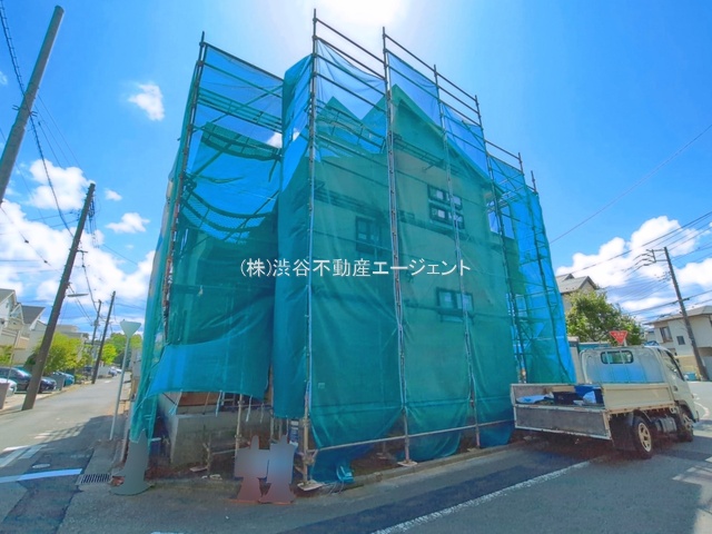 �����s���z�s�[�厛����7���ڂ̐V�z��ˌ��Ă̑O�ʓ��H�܂ތ��n�ʐ^