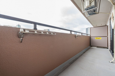 �����s�����s�֌�2����30-9�̒��Ã}���V�����̃o���R�j�[